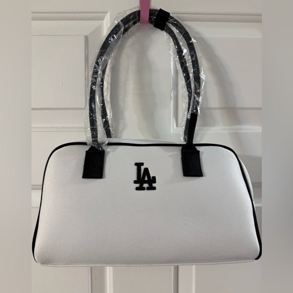 🆕 Los Angeles Dodgers Black & White MLB Korea Brand Hand Bag - Picture 4 of 6